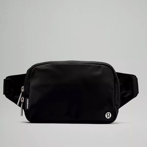 Lululemon large Everywhere Belt Bag in black